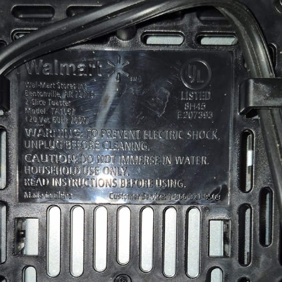 Black Toaster by Black & Decker - Picture 6 of 6